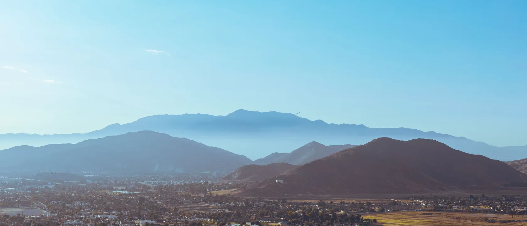 A sunny Southern California town below the foothills